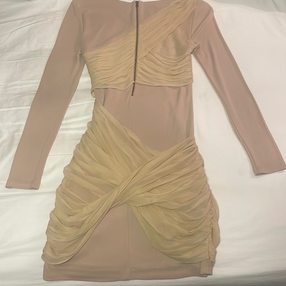 ALICE + OLIVIA Goddess Draped Dress , Prom/Grad  Dress Size 2 - Picture 3 of 7